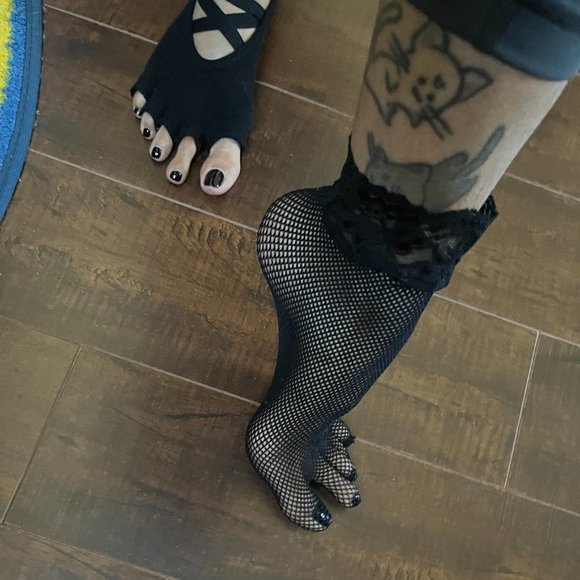 • MOVING LAST CHANCE 7/31/2024 • Barefoot toe sock lot and laces - Picture 2 of 4